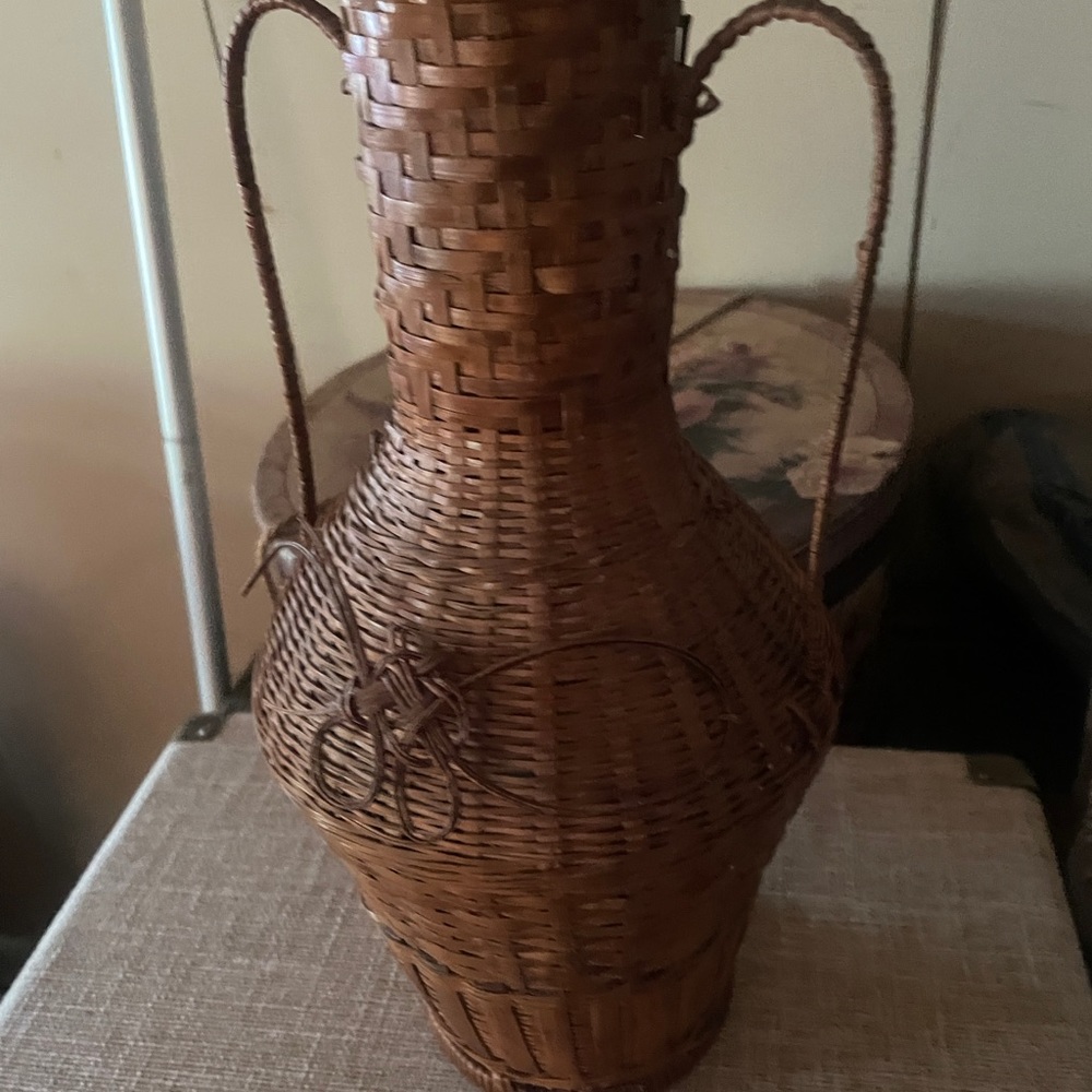 Wicker items - Picture 14 of 16